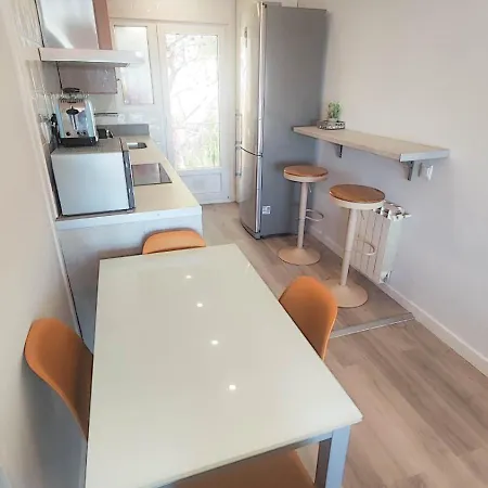 Leonardo Primero Apartment *