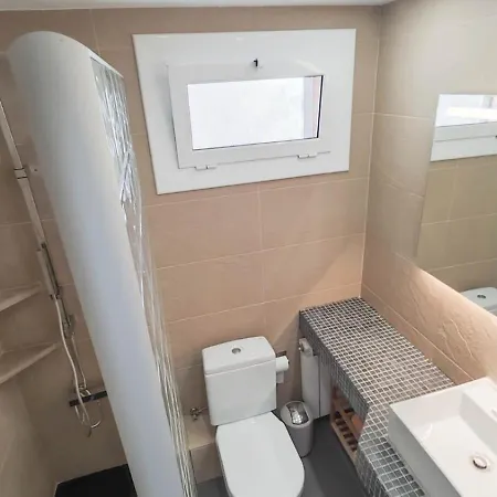 Leonardo Primero Apartment